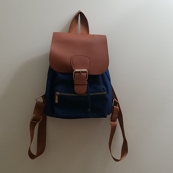 Cute Backpack - Picture 1 of 5